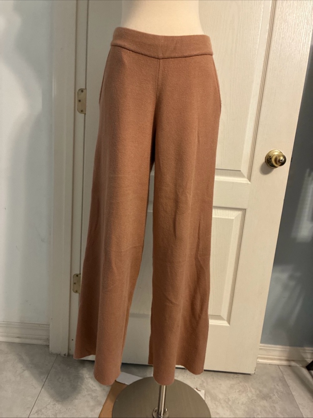 Banana Republic Women's Knit Pants Camel Small